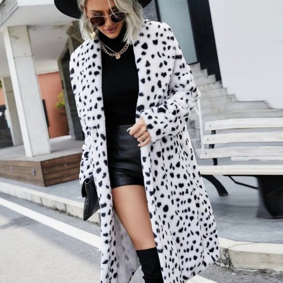 Dalmatian Print Fuzzy Coat Without Belt - Picture 2 of 2